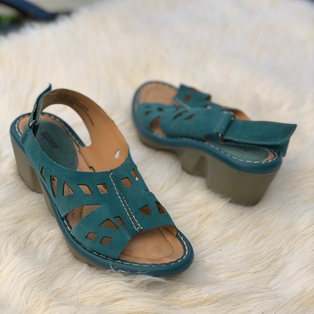 Earth stargaze royal blue sandals size 9B - Picture 3 of 8